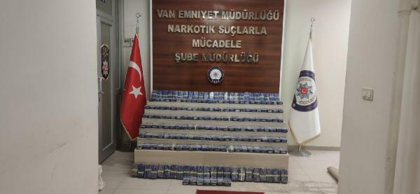 Minibüsün yakıt deposunda 104 kilogram uyuşturucu ele geçirildi